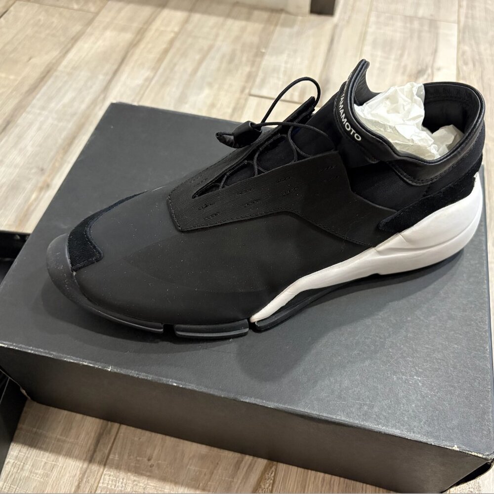 Brand NEW Y3 Men size US7